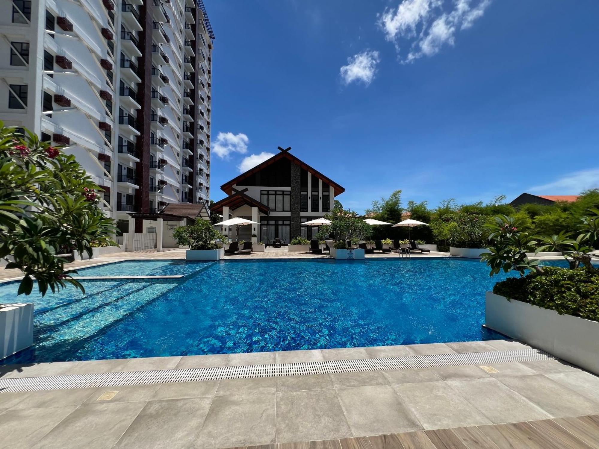 Royal Oceancrest Eleanor * Lapu-Lapu City