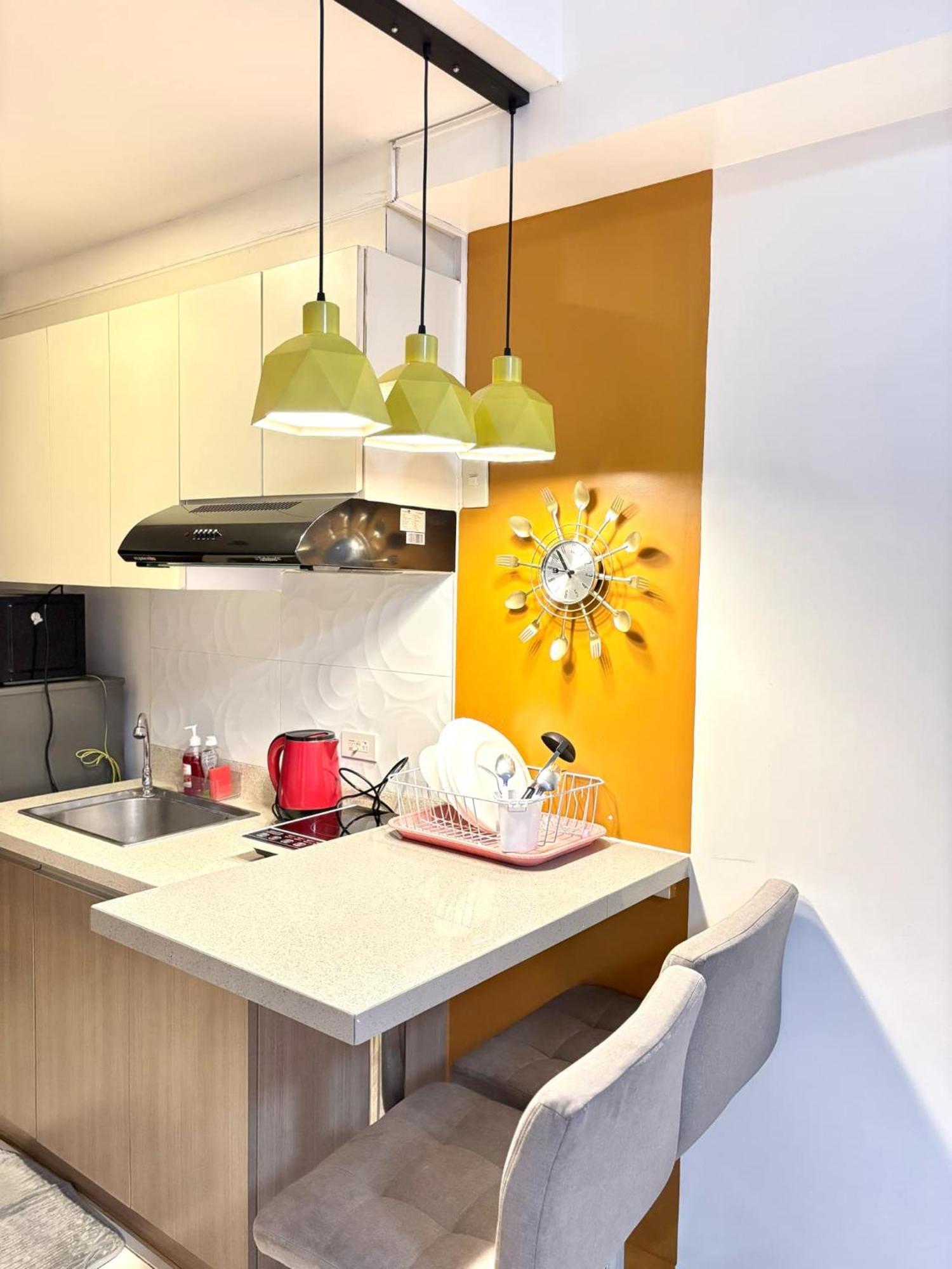 Classy Gabi's Crib - Horizon 101