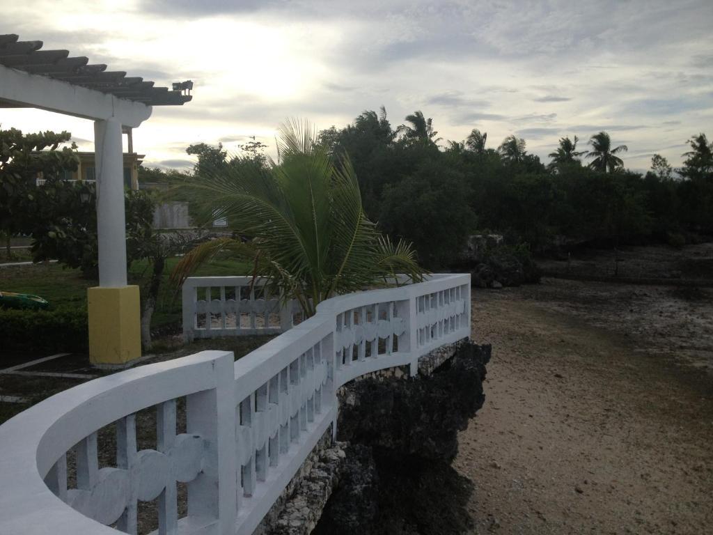 Moalboal Resort 3*