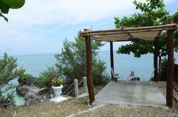 Kandugyap House By The Sea Hotel