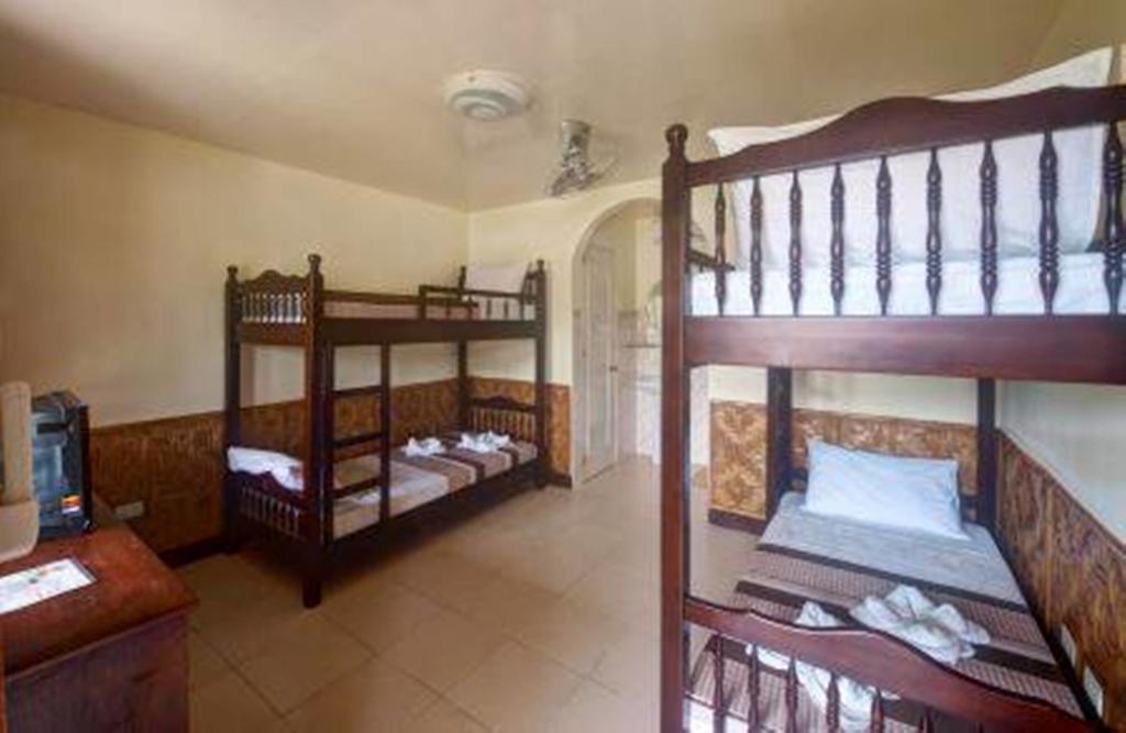 Coucou Bar And Restaurant Resort