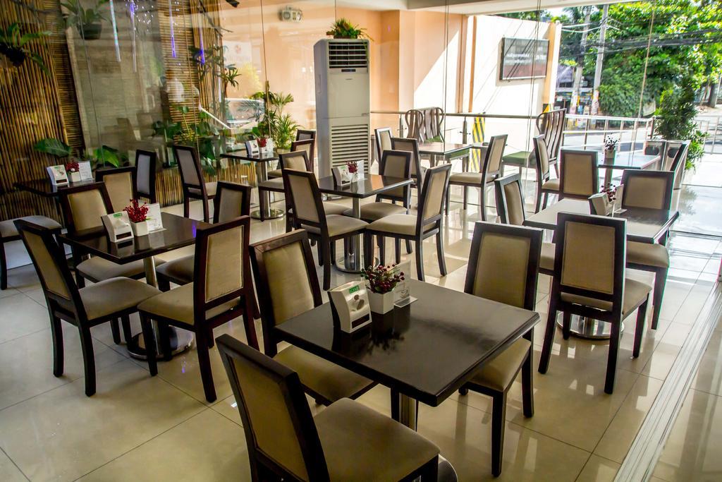 Hotel Canberry 2*
