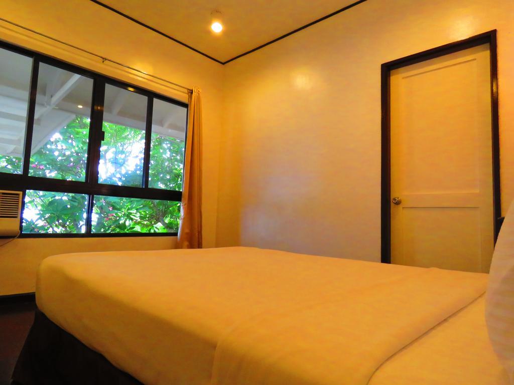 Resort Aozora Seaside Mactan 2*