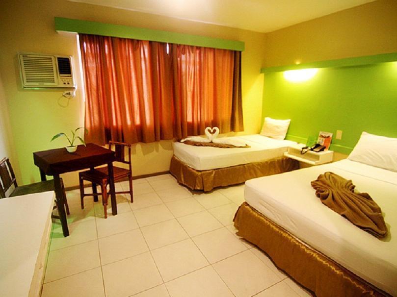 R Capitol Hotel 3*