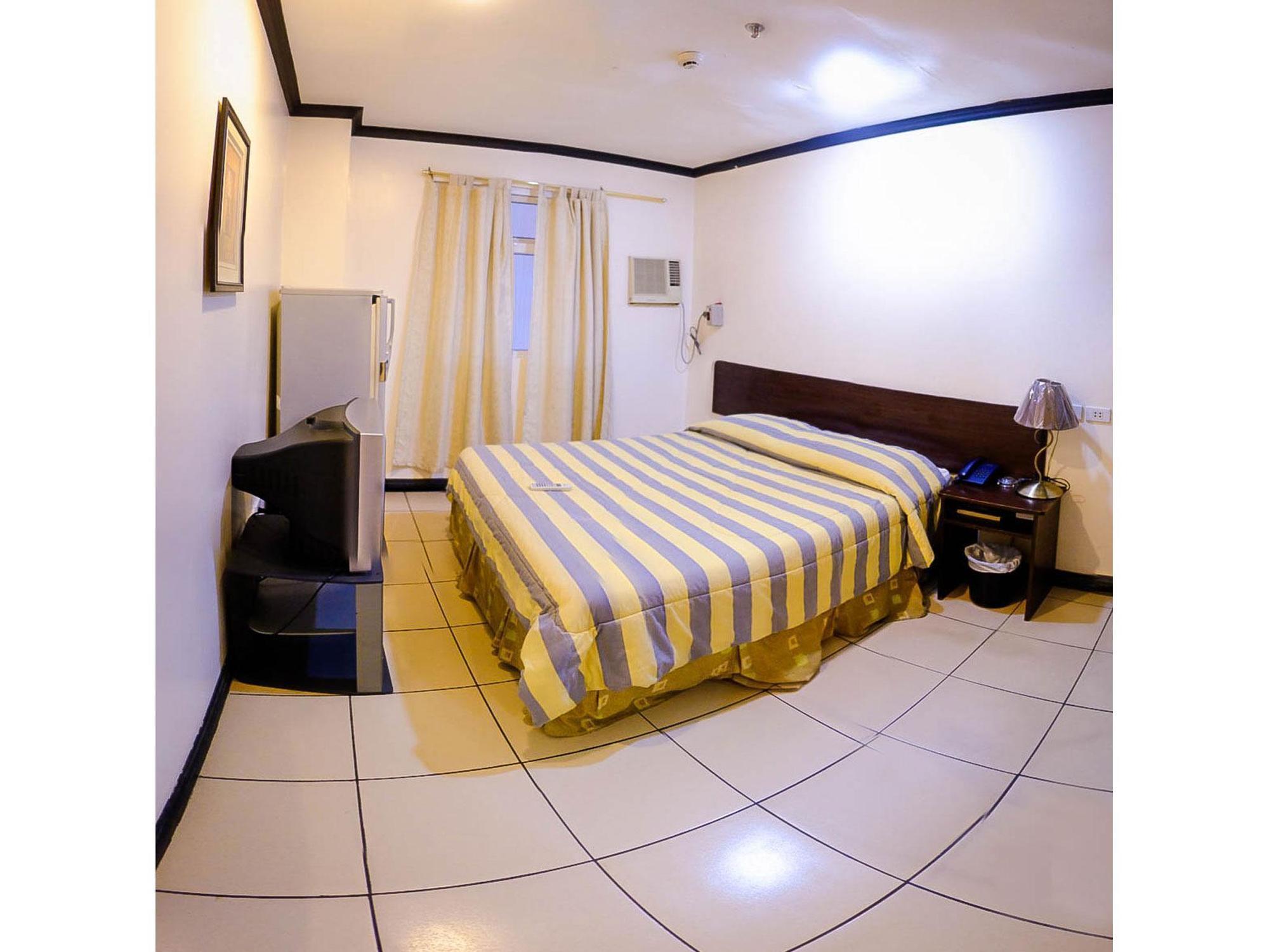 Crowne Garden Hotel 2*
