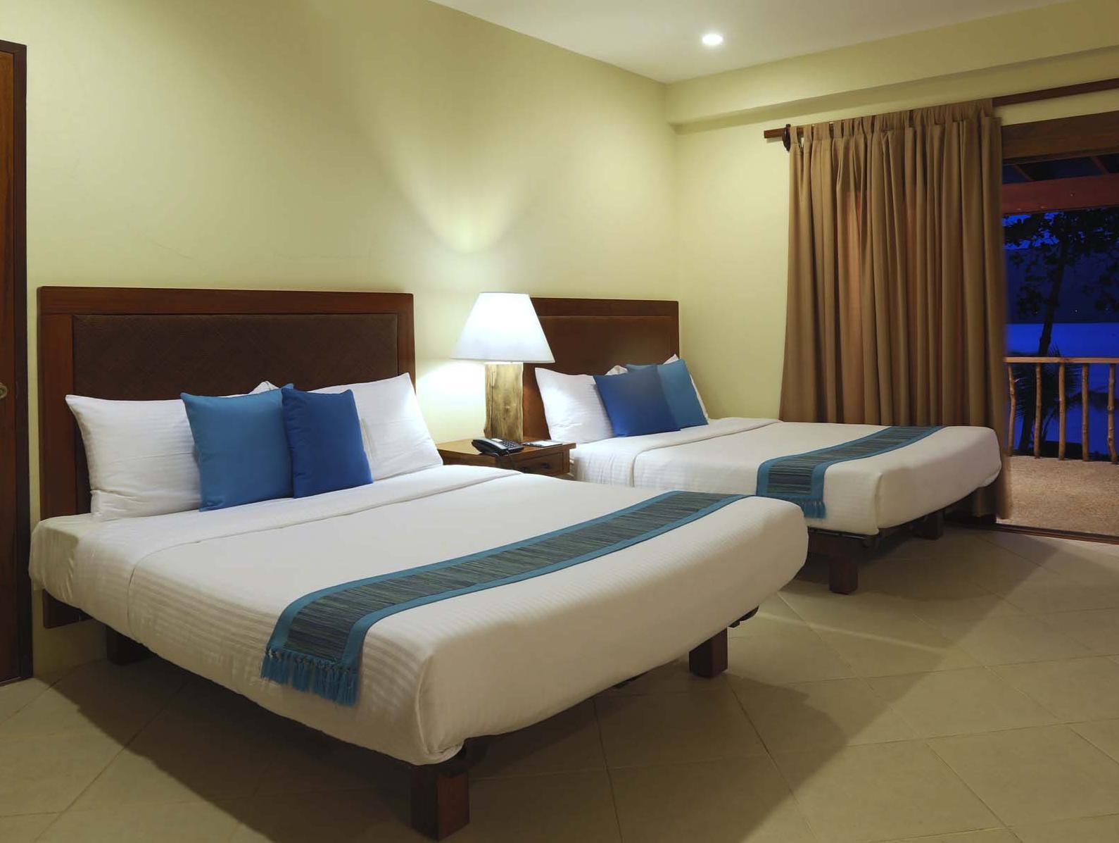Bluewater 4* Sumilon Island