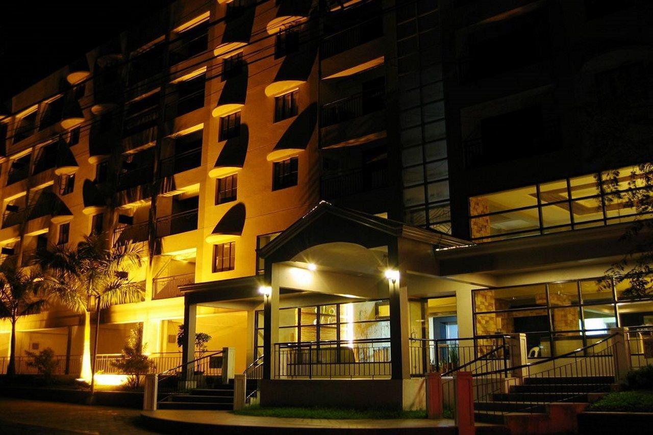 Hotel Lancaster Cebu 3*
