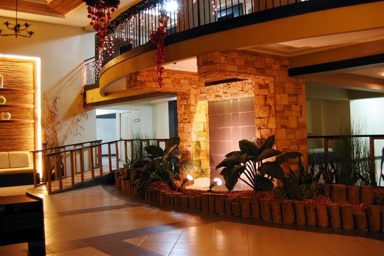 Hotel Lancaster Cebu 3*