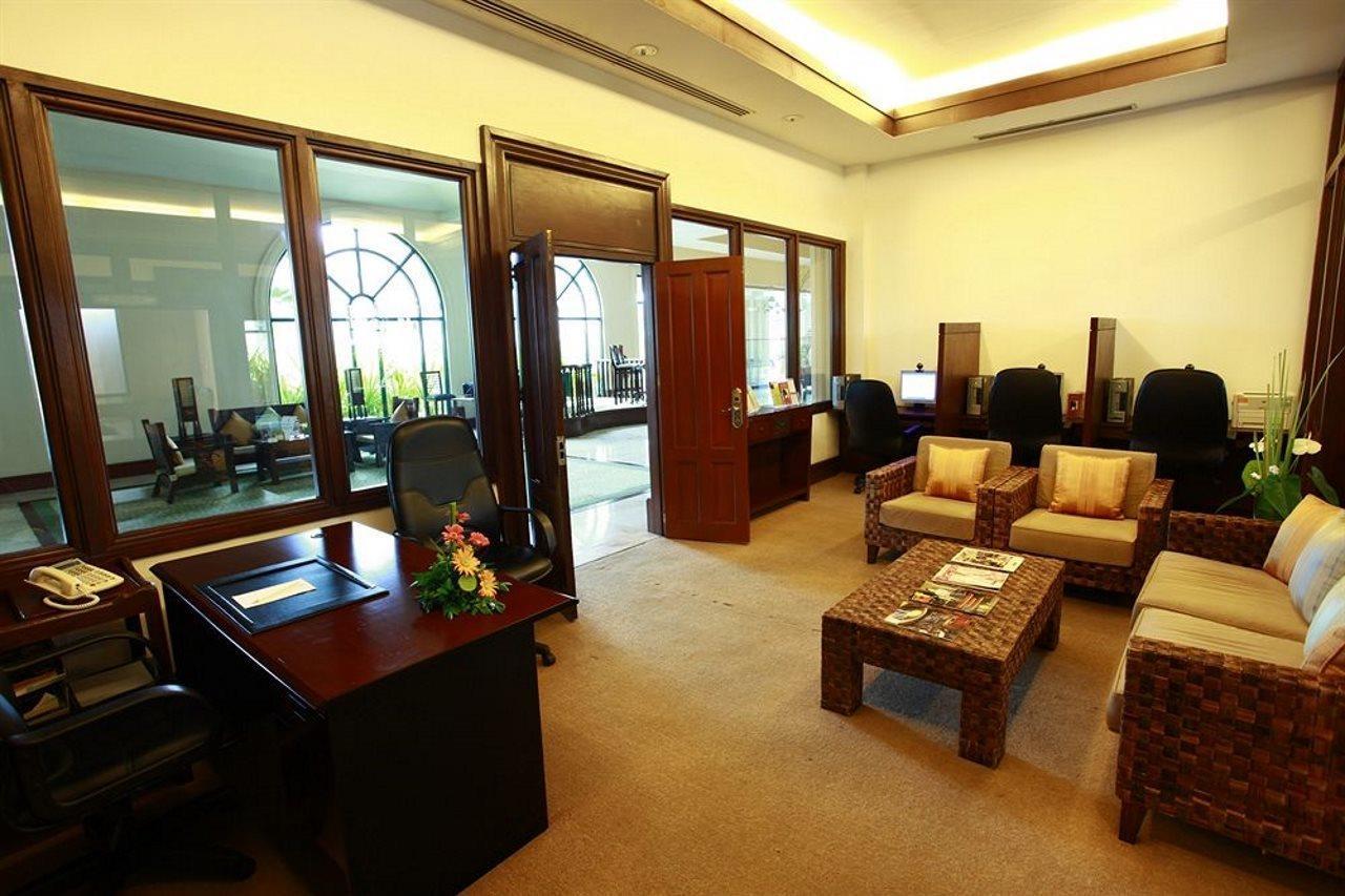 Hotel Waterfront Airport And Casino Lapu-Lapu City
