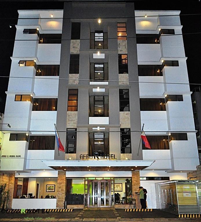 R Capitol 3*