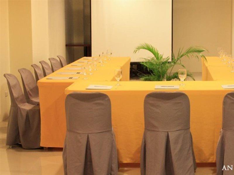 Hotel Cityscape 3*