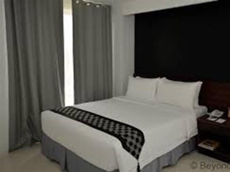 Hotel Cityscape 3*