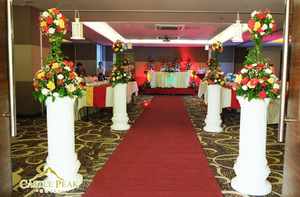 Hotel Castle Peak Cebu