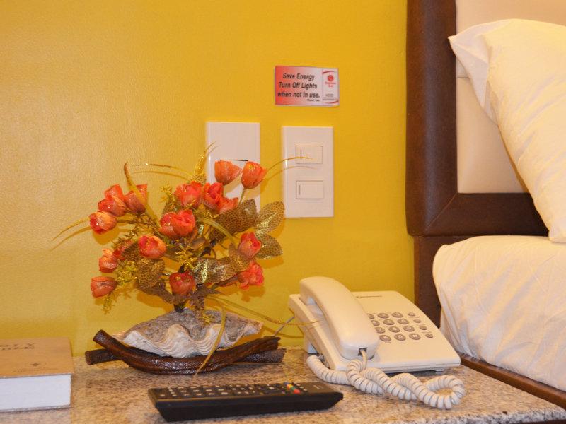 Express Mactan Inn