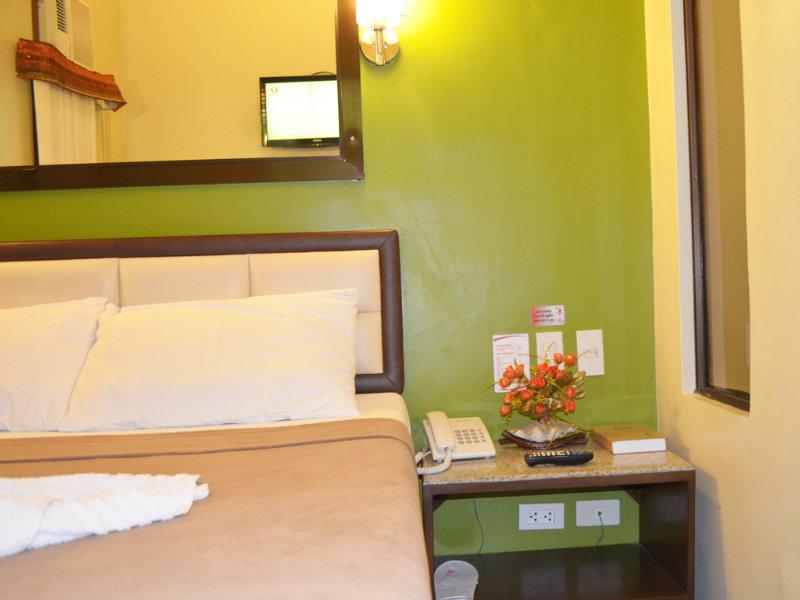 Inn Express Mactan 2*