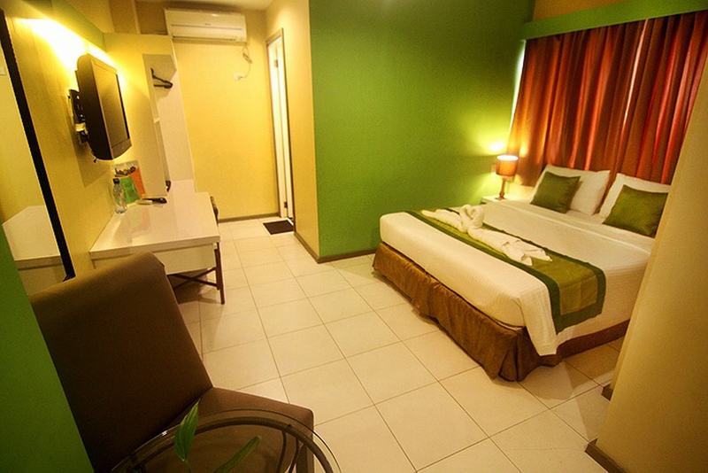 Hotel R Capitol 3*