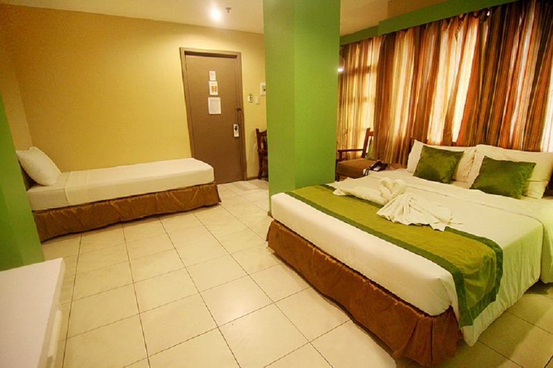 R Capitol Hotel
