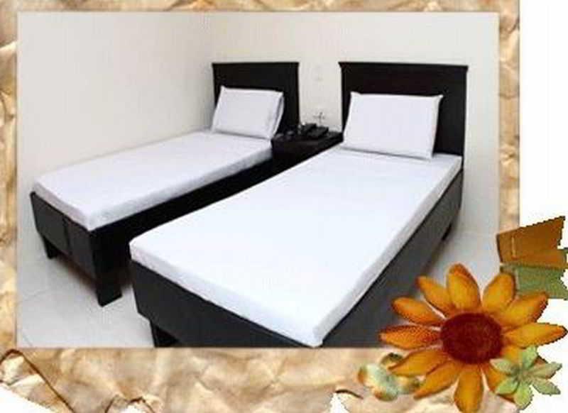 Valleyfront Hotel 2*