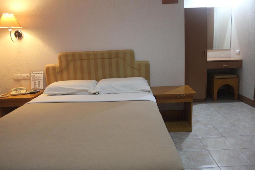 Elegant Circle Hotel 3*