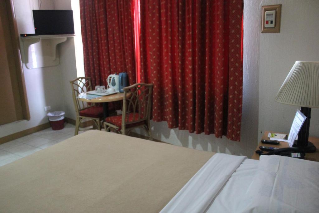 Hotel Elegant Circle Cebu