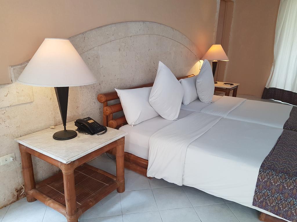 Cordova Reef Village Resort 4*