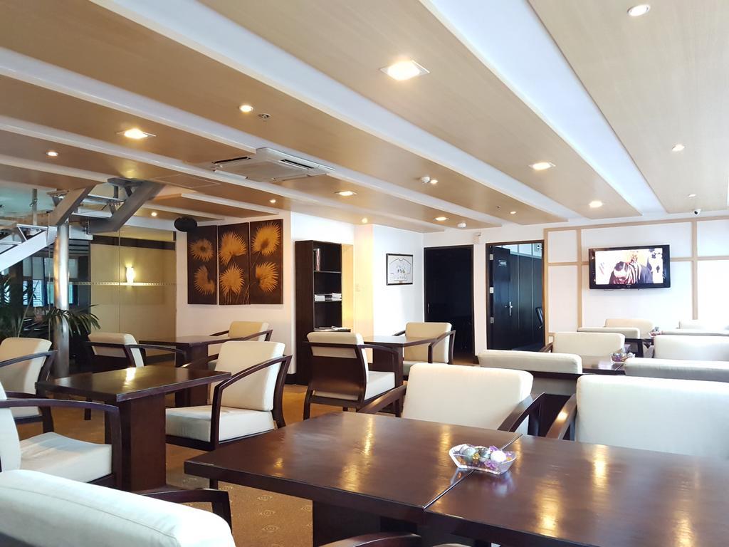 Hotel Parklane International