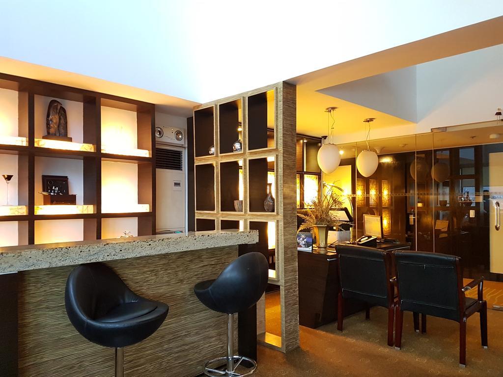 Hotel Parklane International