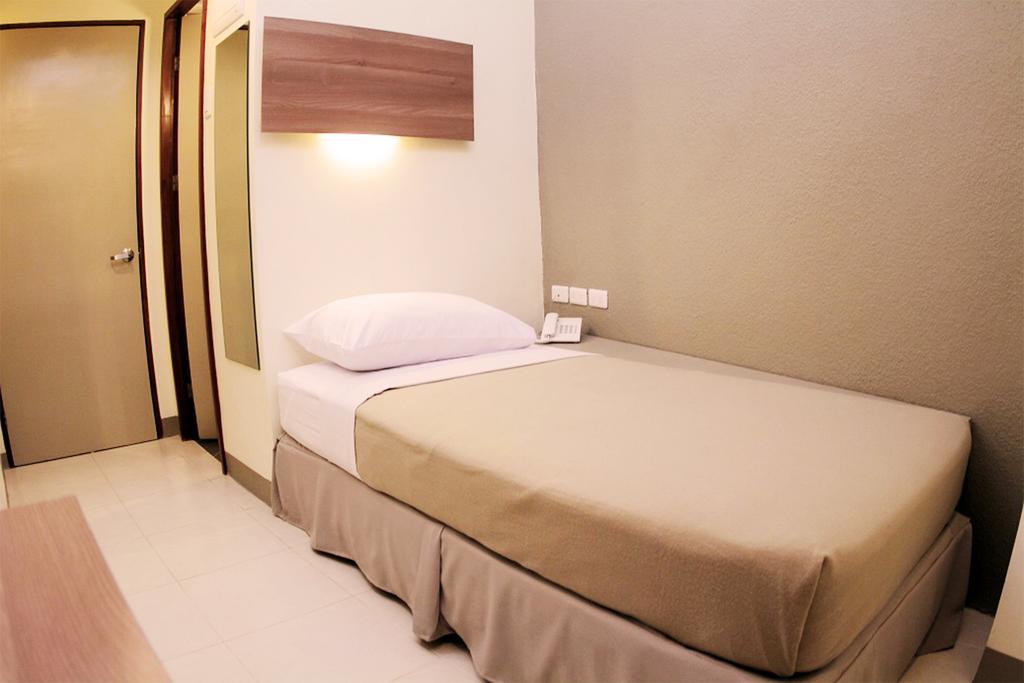 The Center Hotel 2*