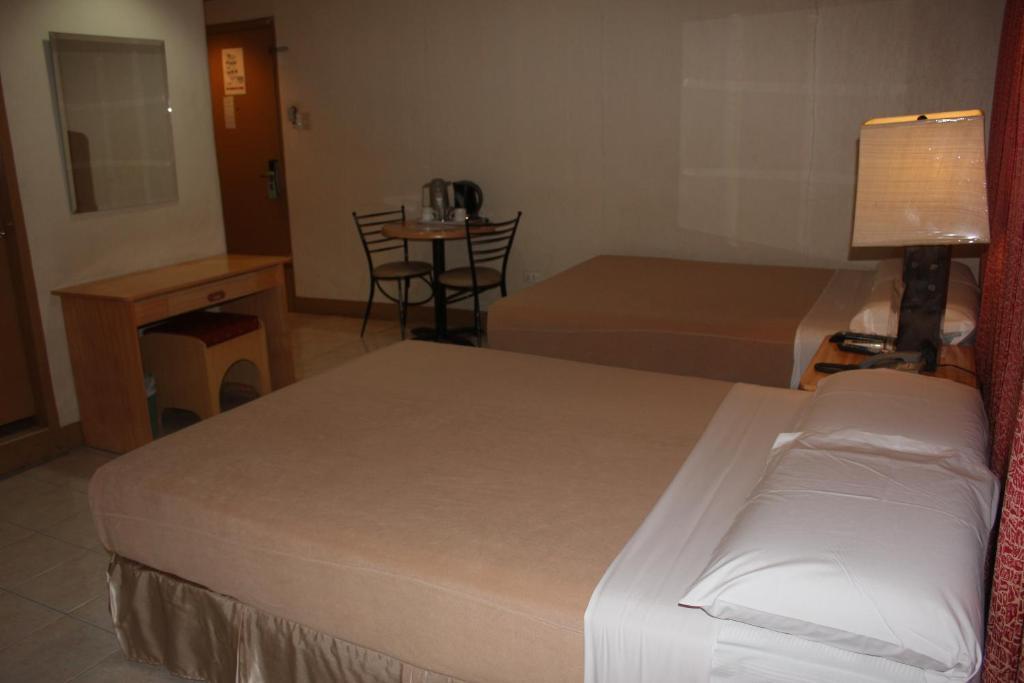 Elegant Circle Hotel 3*