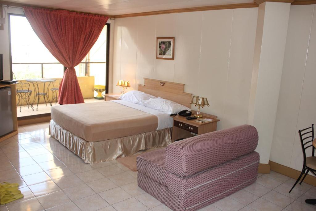 Elegant Circle Hotel