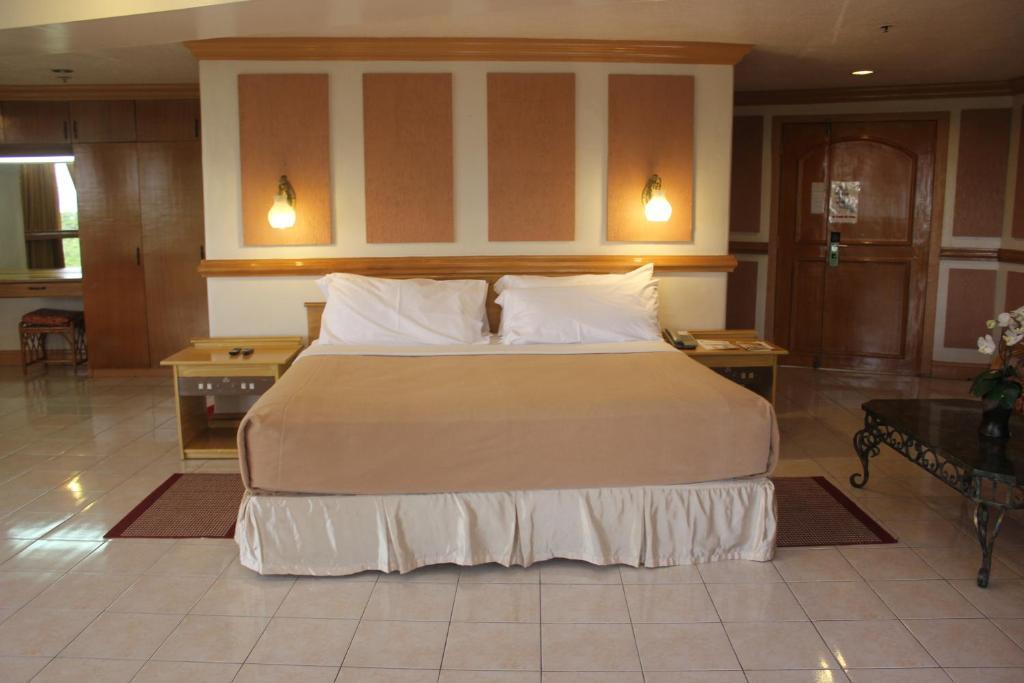 Elegant Circle Cebu