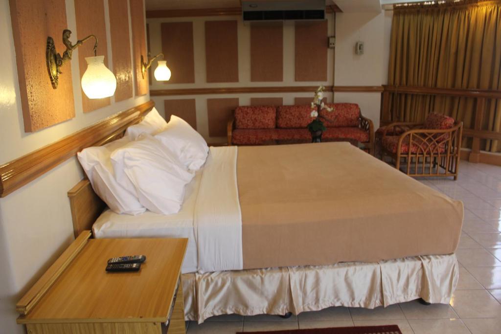 Elegant Circle Hotel