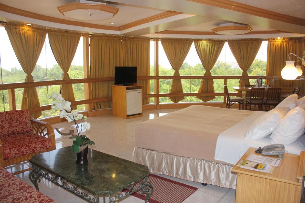 Hotel Elegant Circle Cebu