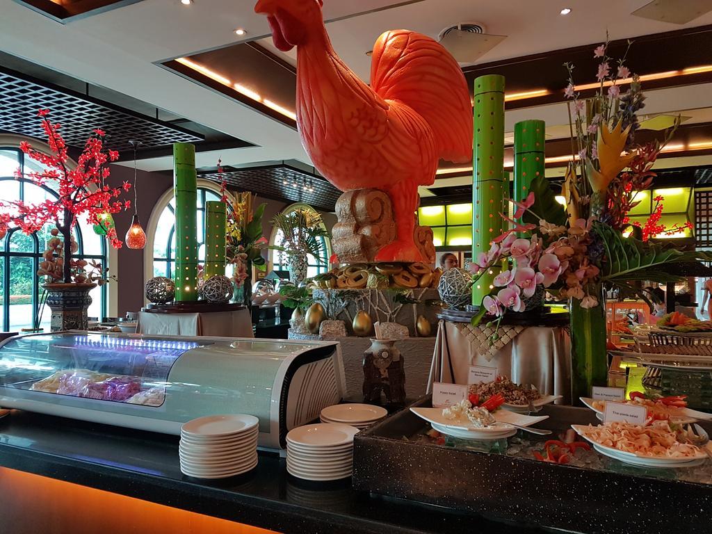 Hotel Waterfront Airport And Casino 4*