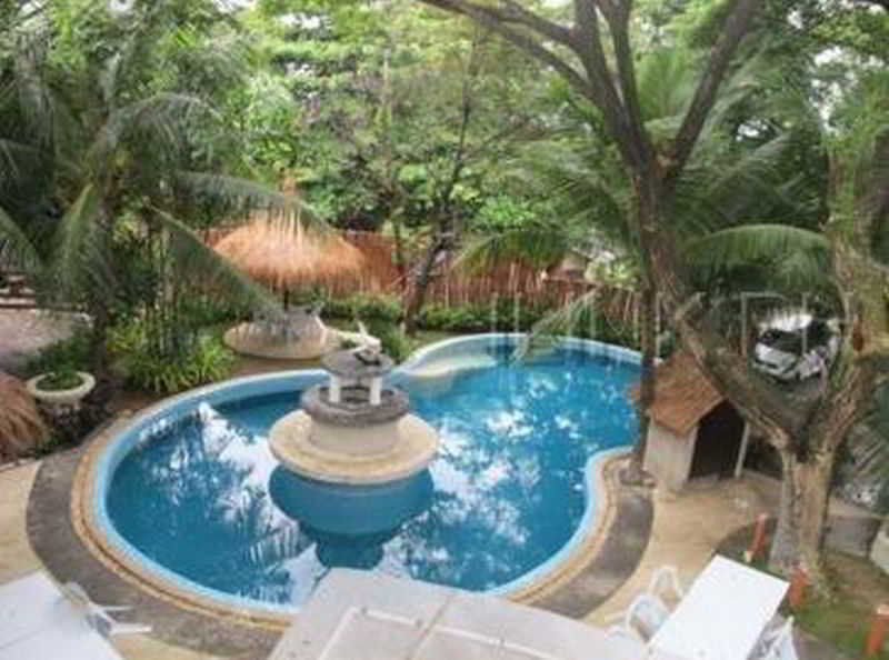 Hilltop Hotel 2*