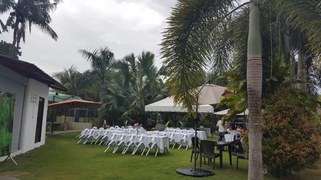 Mactan Breeze - Airport Bed & Breakfast