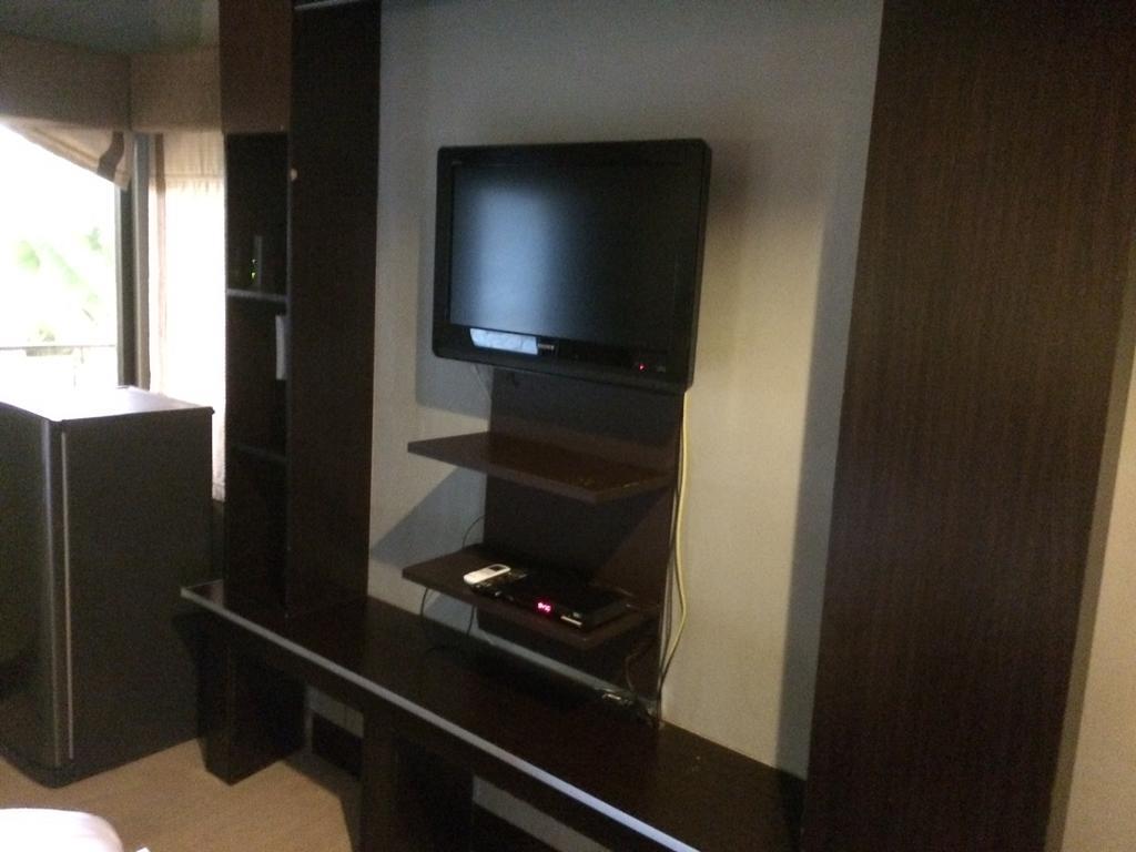 Mactan Breeze - Airport 2*
