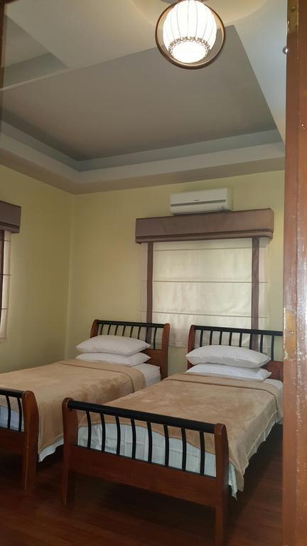 Mactan Breeze - Airport Bed & Breakfast