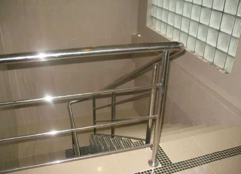 Hotel B N T 2*