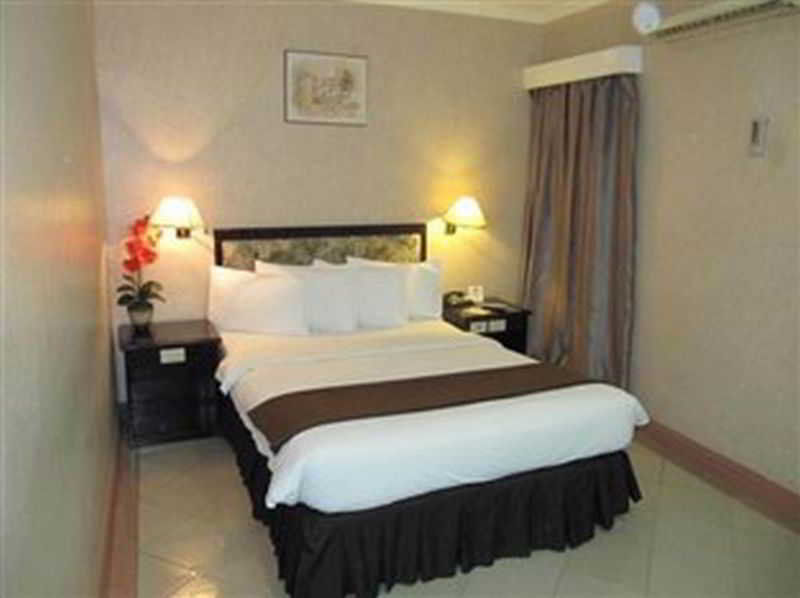 Castle Peak Hotel