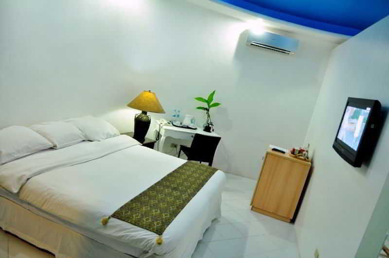 Cordova Reef Village Resort
