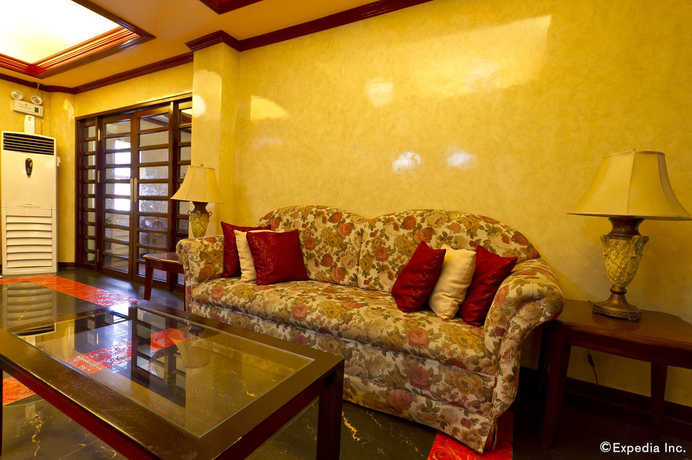 Cebu Dulcinea And Suites-mactan Airport 3*