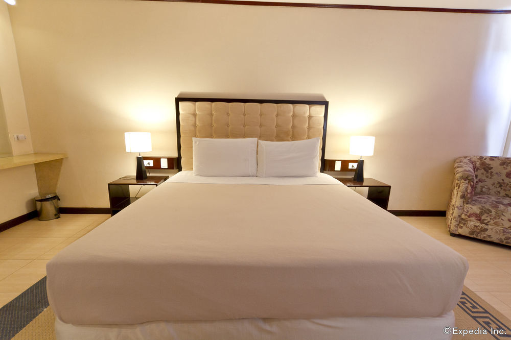 Cebu Dulcinea And Suites-mactan Airport Hotel