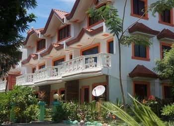 Cordova Village Hotel