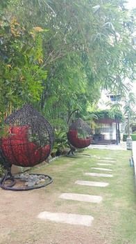 Mactan Breeze - Airport