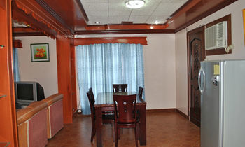 Cordova Village Hotel