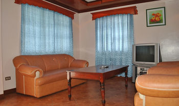 Hotel Cordova Village