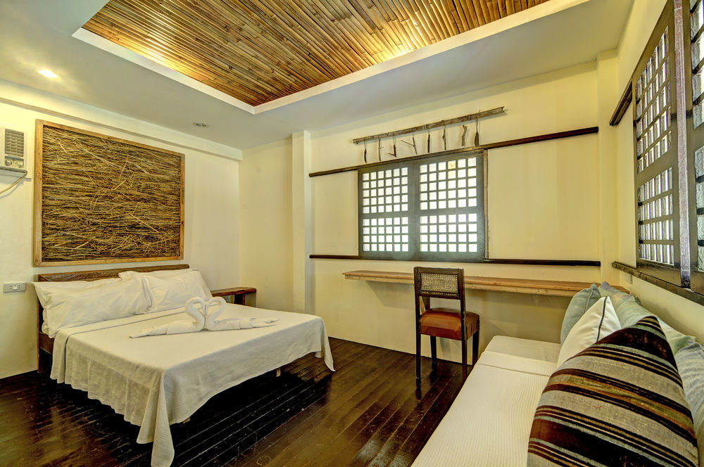 Kota Hotel 3*