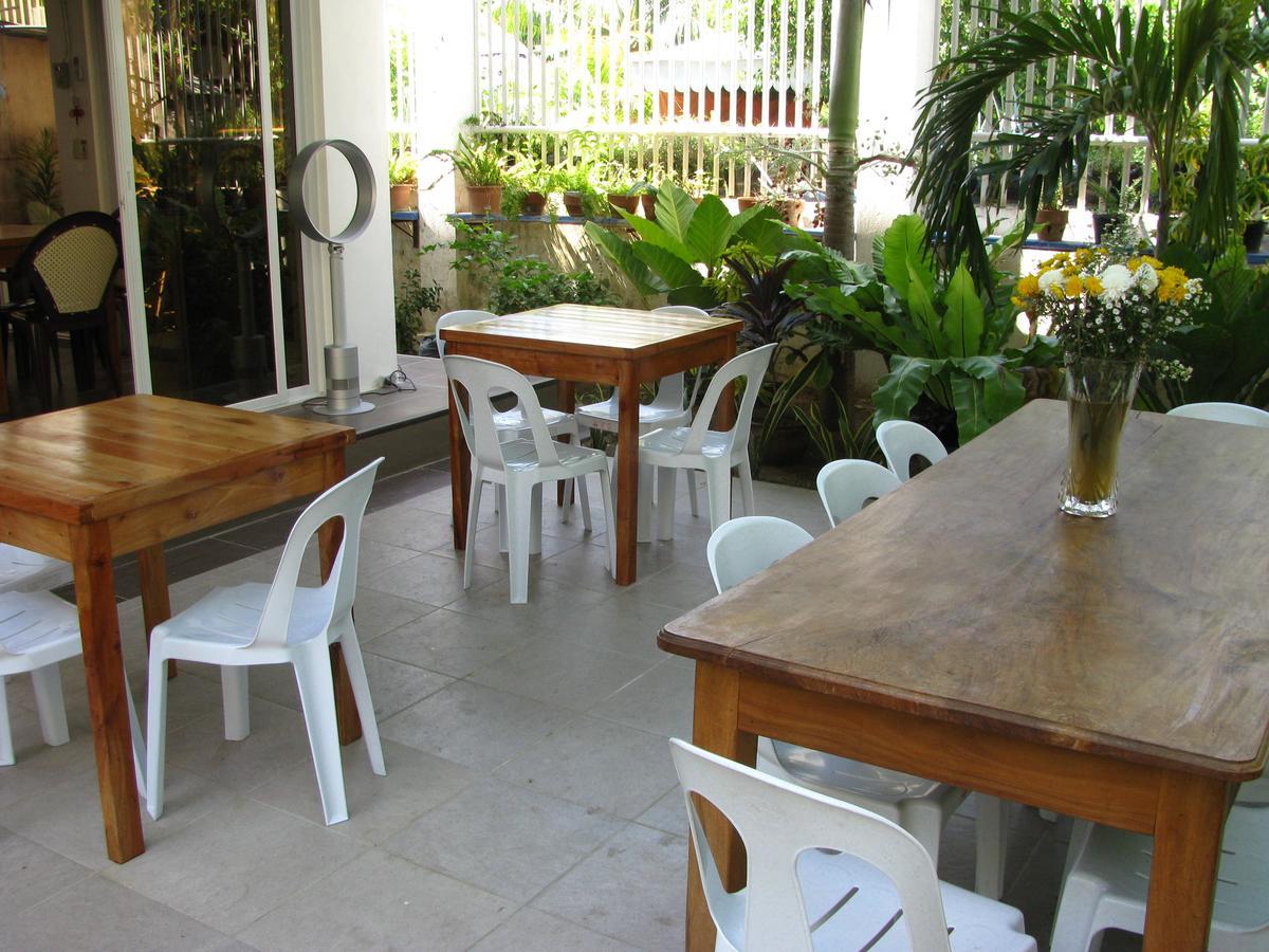 Acomodação com café da manhã  Bjs Seaside Argao