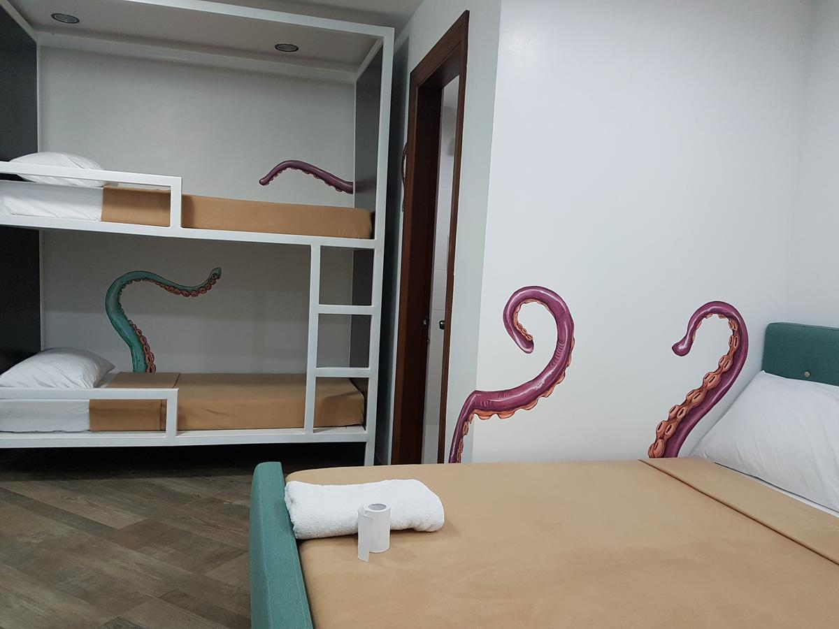 1521 Hostel *